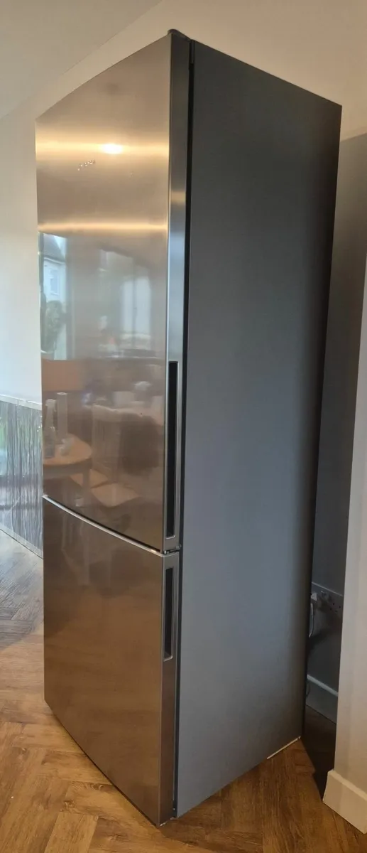 Bosch Series 6 freestanding large fridge freezer - Image 3