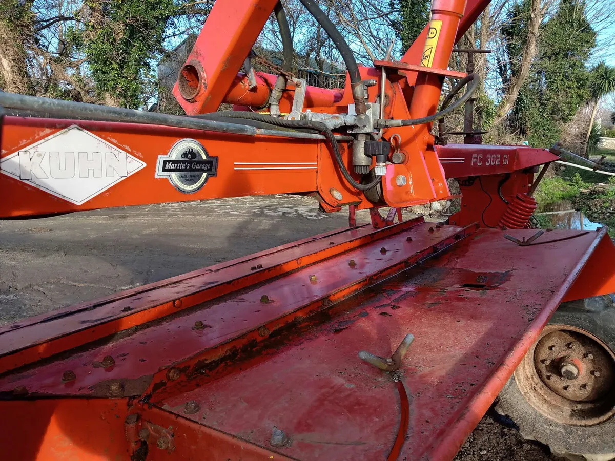 Kuhn 302 10ft trailed mower - Image 3