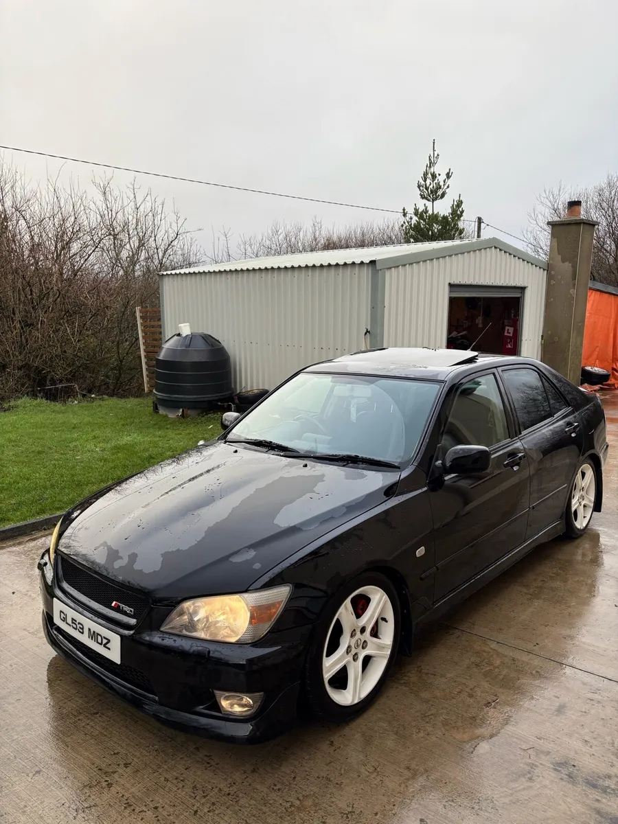 Lexus is200 - Image 2