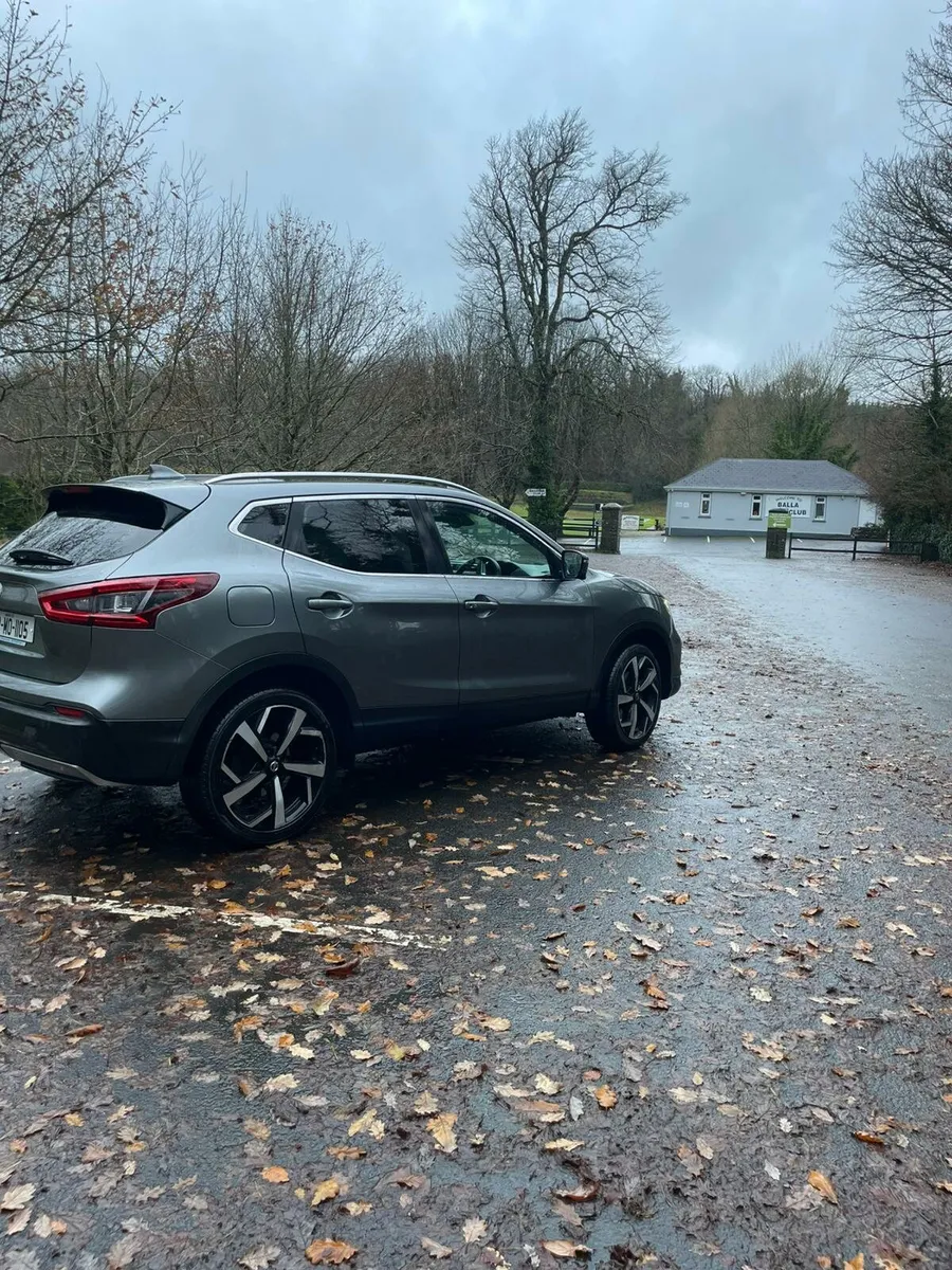 Nissan Qashqai 2017 1.5tdi Tekna plus Top spec. - Image 4