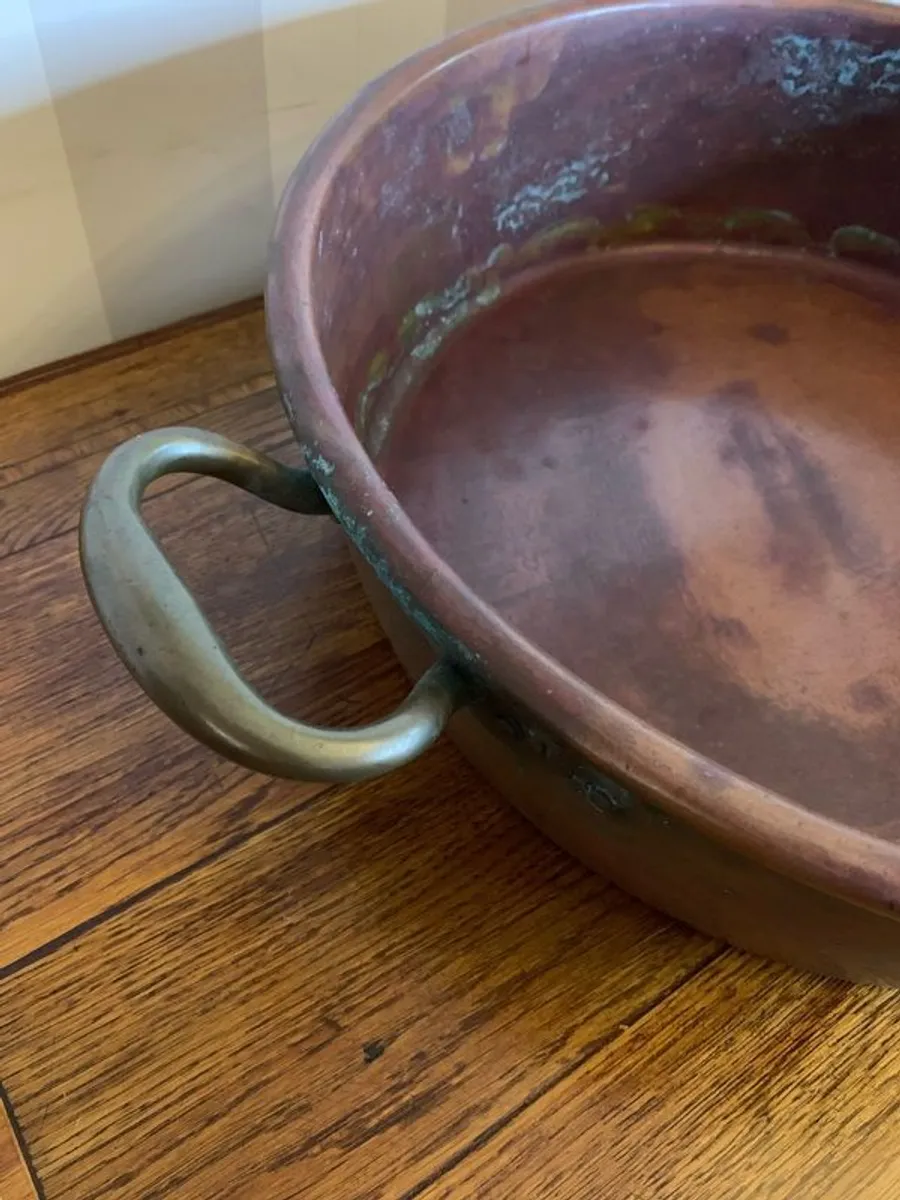 Beautiful large antique solid copper flat-bottom pan with riveted brass handles. - Image 2