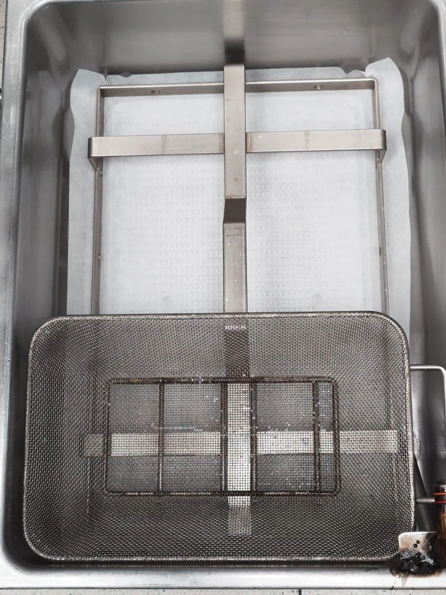 Fry master 3 bank fryer - Image 4