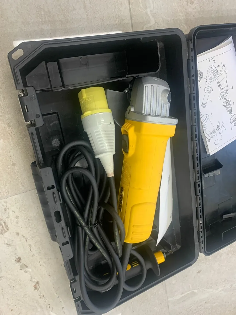 Dewalt Angle Grinder 125mm - Image 3