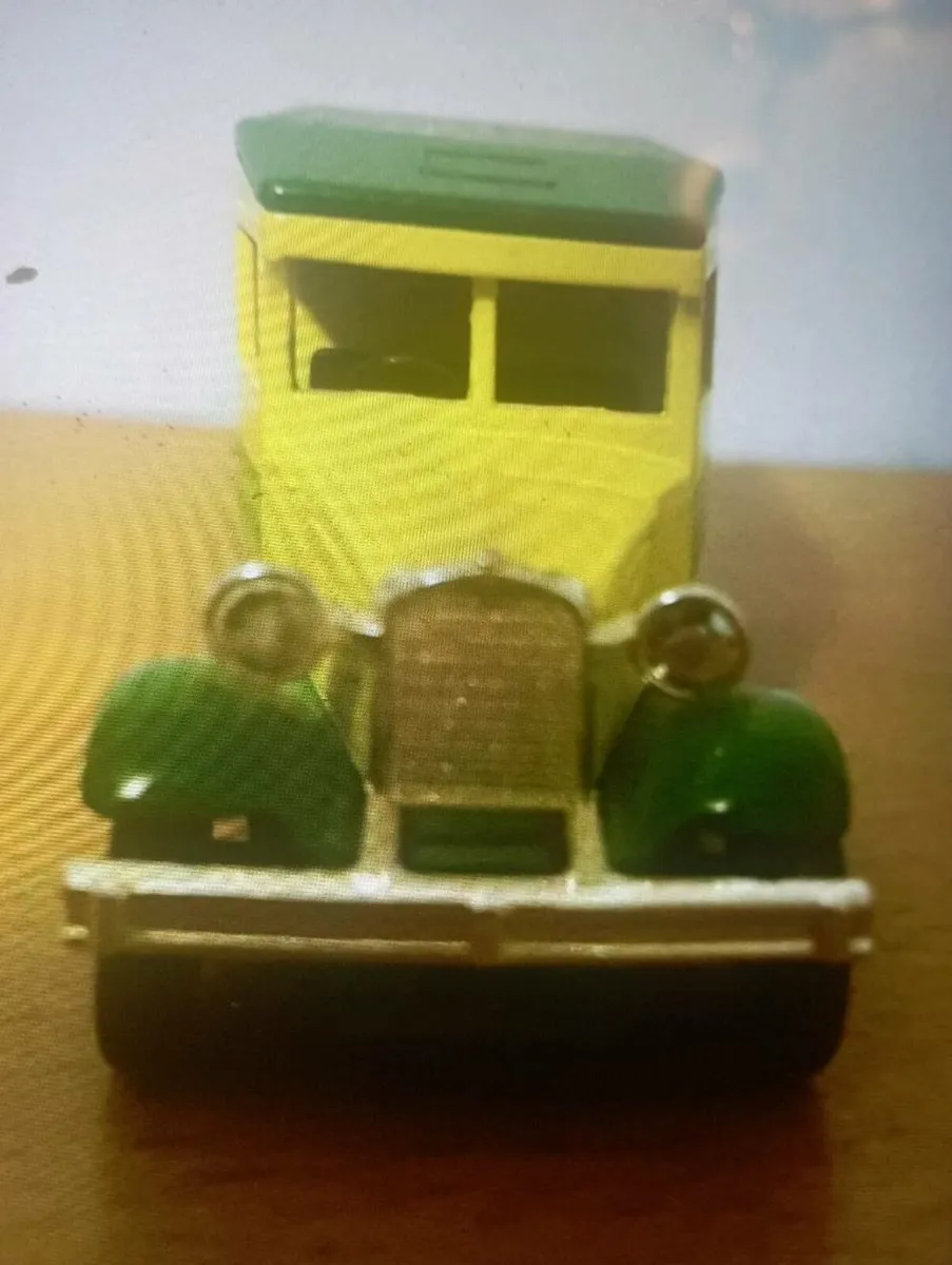 VINTAGE  DIE-CAST FORD  MODLE  VANS - Image 4