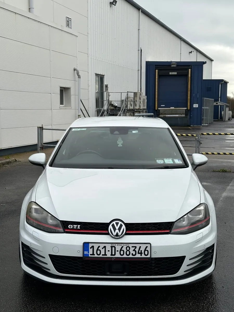 Volkswagen Golf 2016 - Image 2