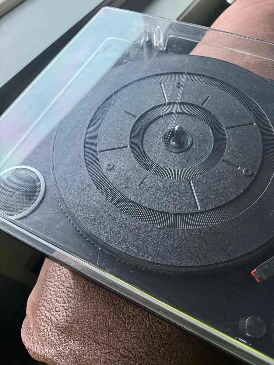 RECORD PLAYER - Image 2