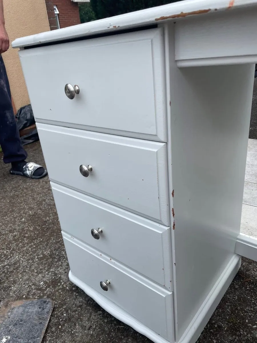 Study desk - Image 4