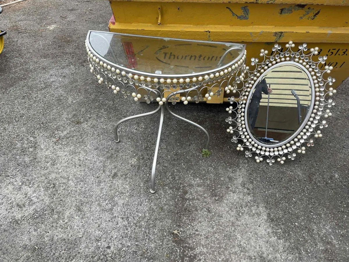 Moon table and mirror set matching €50 - Image 1