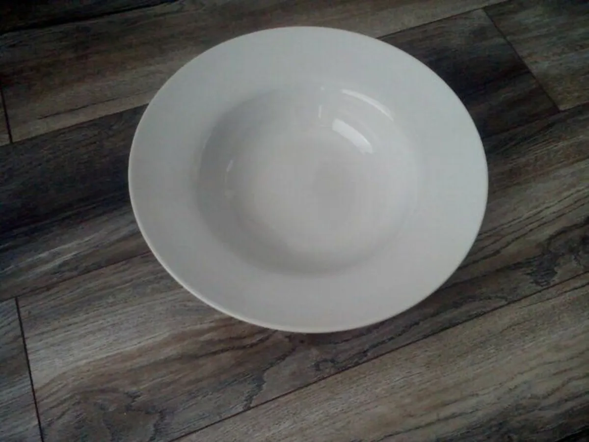 Large White Serving Ceramic Bowl. - Image 2