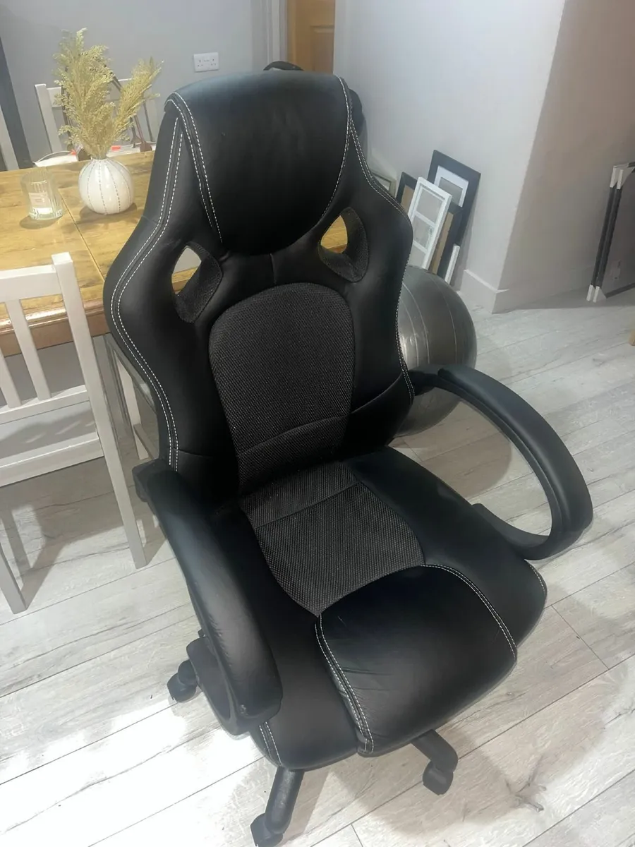 Office/Gaming Chair - Image 1