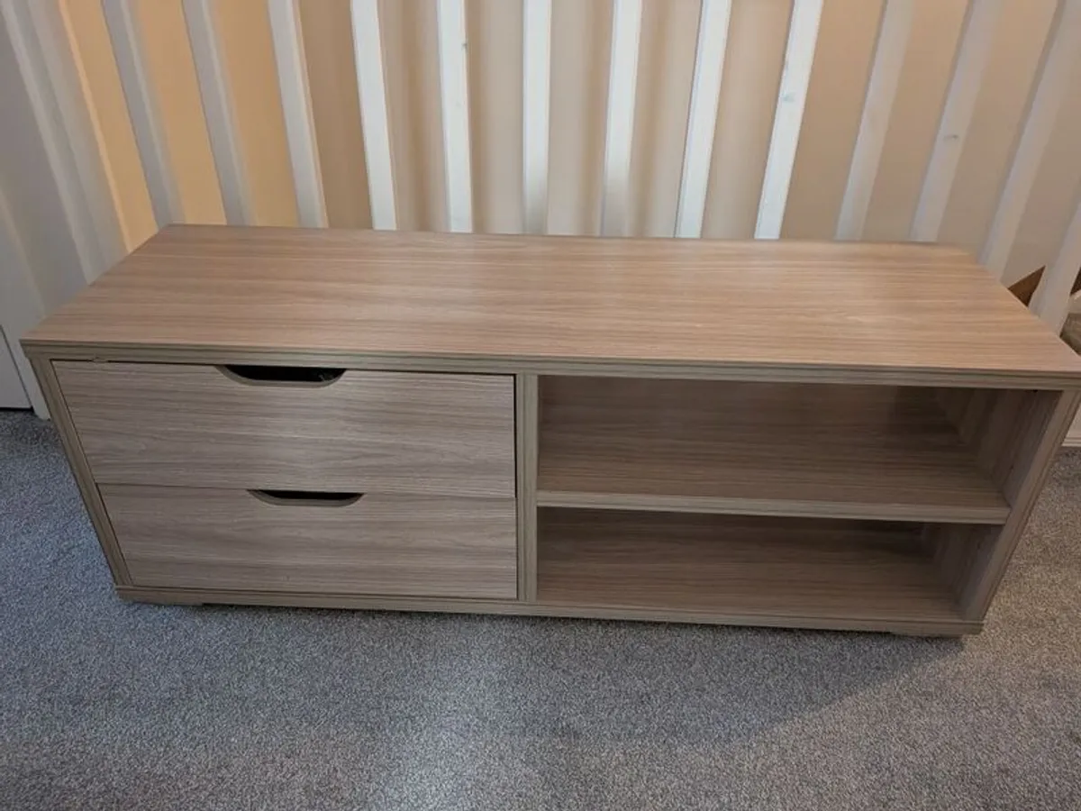 TV Unit - Image 1
