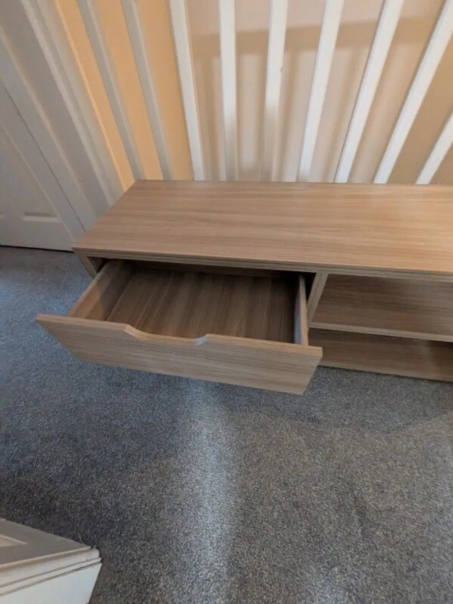 TV Unit - Image 3