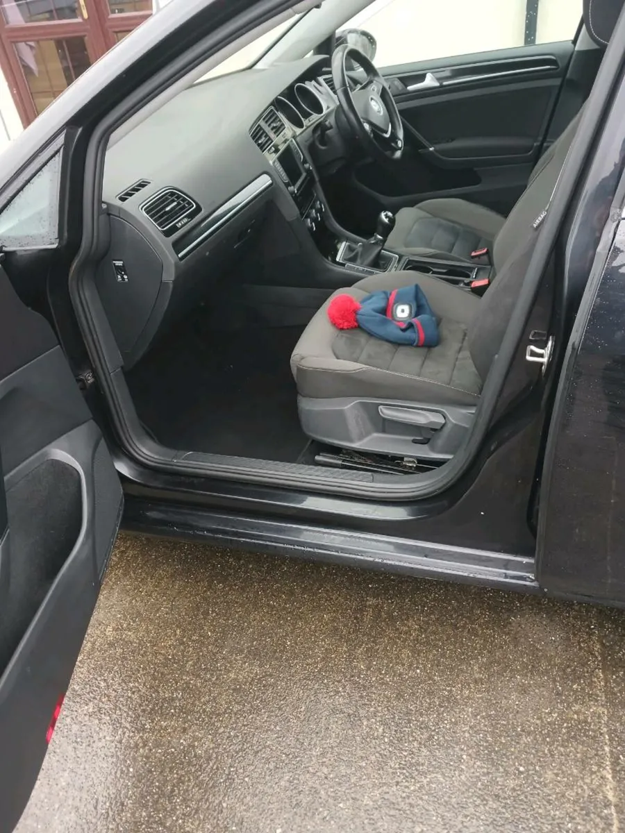 Golf 1.6 diesel estate - Image 2