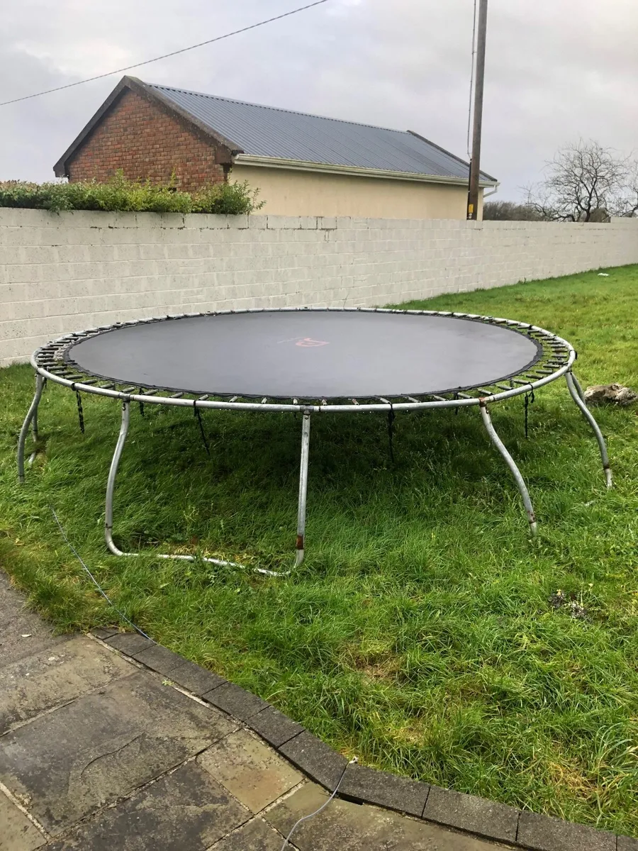 Trampoline