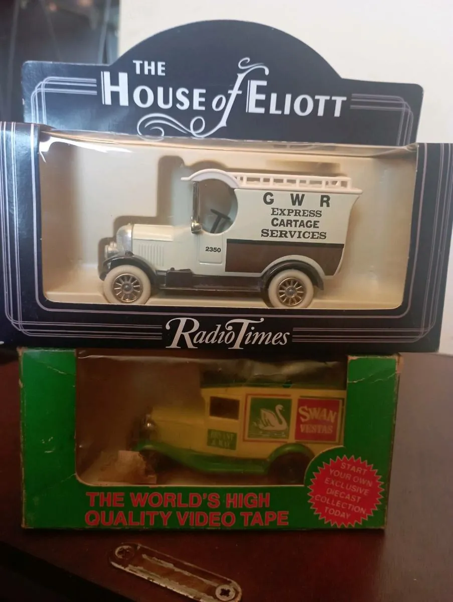 VINTAGE  DIE-CAST FORD  MODLE  VANS - Image 1