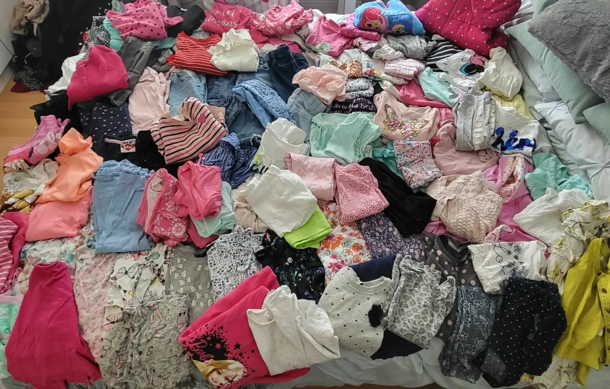 Girls clothes - Image 1