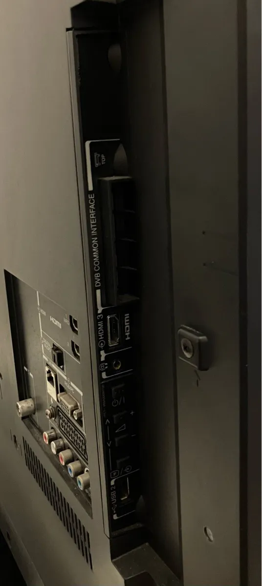 Toshiba 40” TV - Image 4