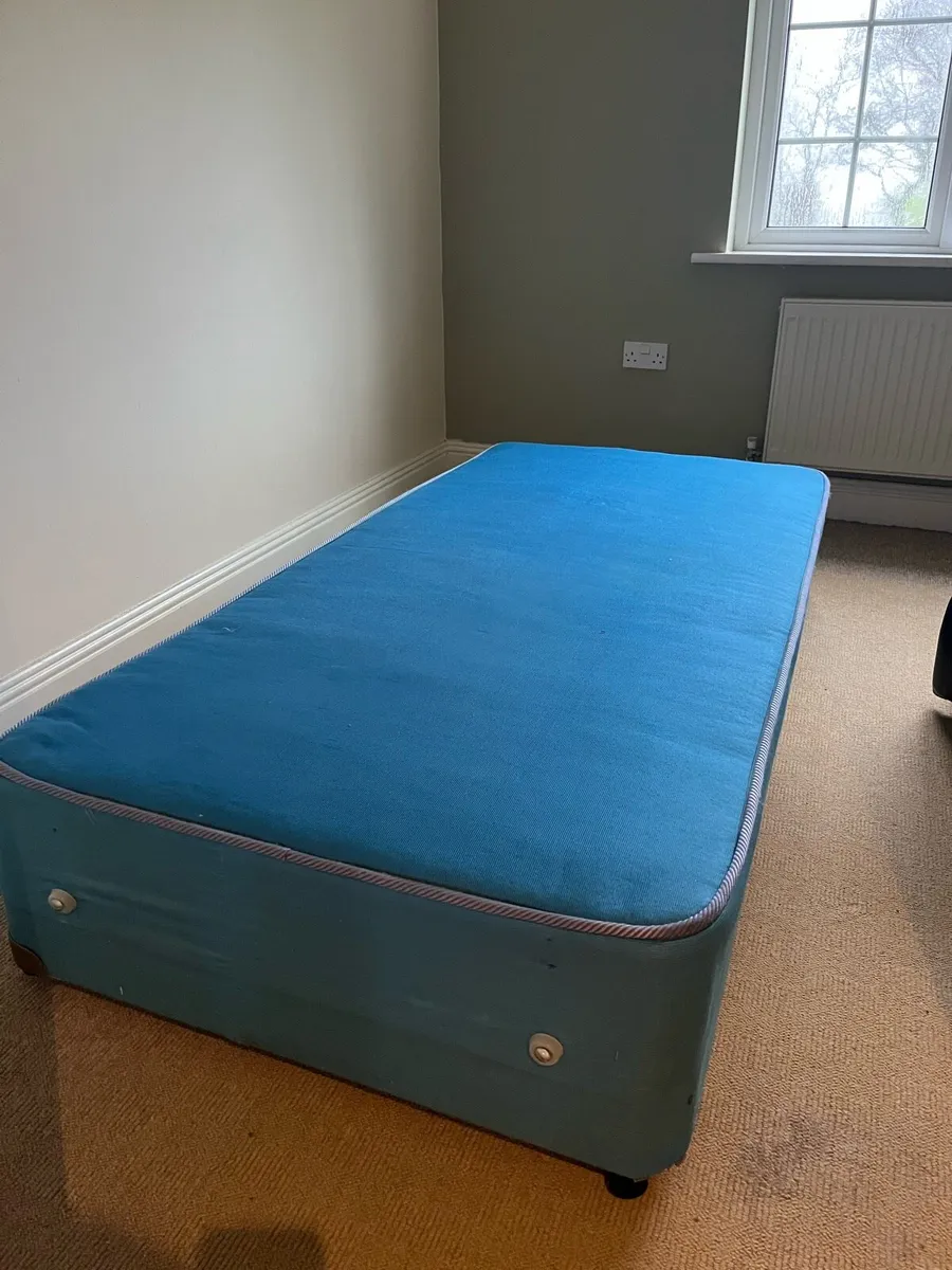 Single bed base