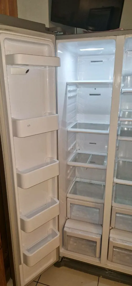 Samsung Fridge Freezer - Image 3