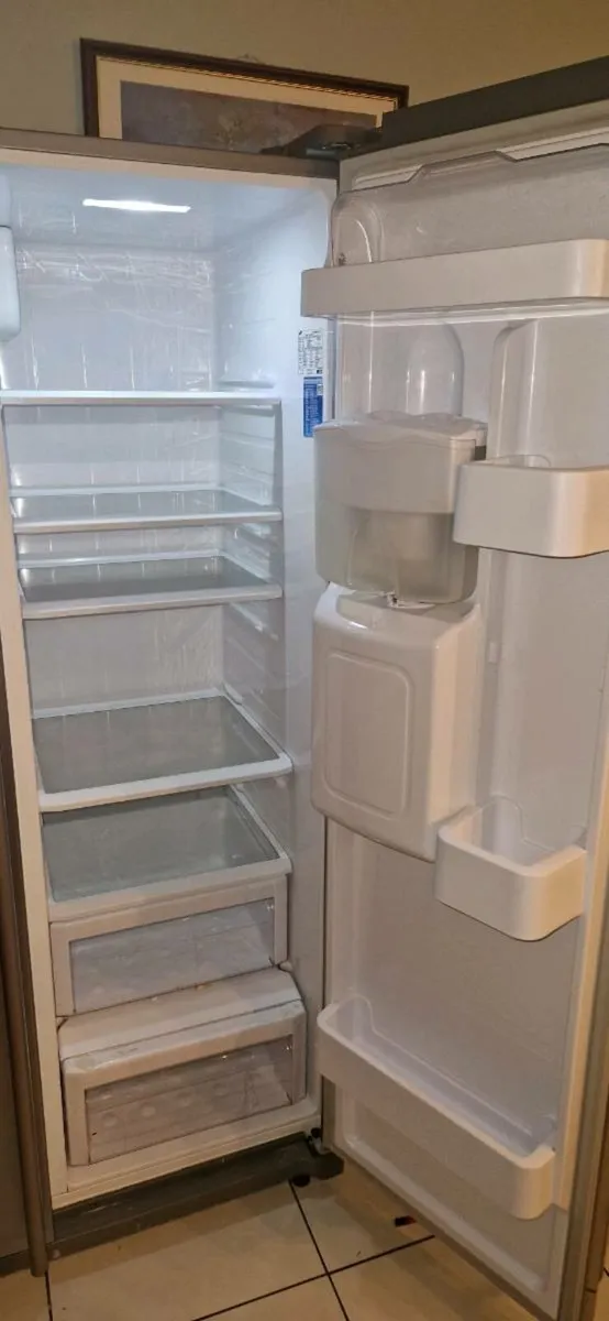 Samsung Fridge Freezer - Image 4