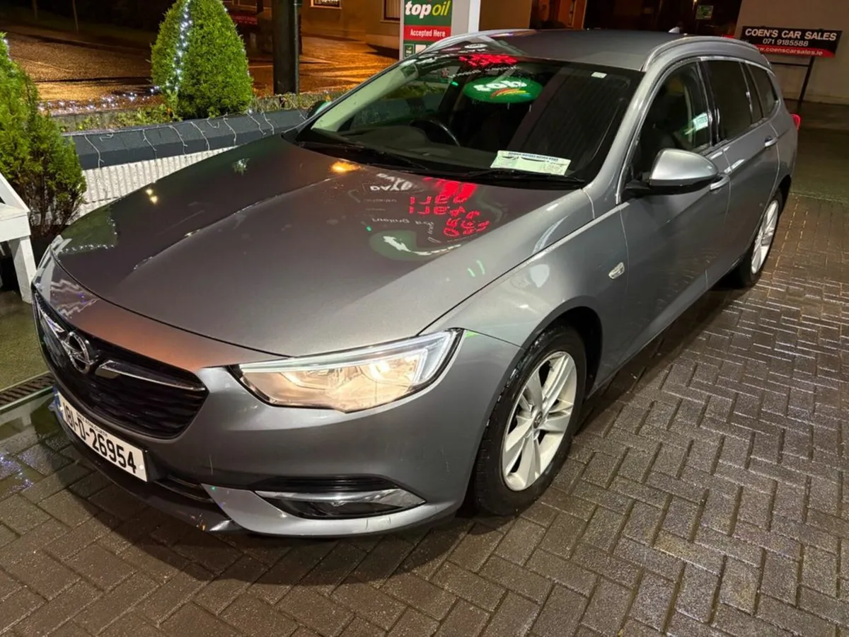 Opel Insignia 1.6 CDTi 136 SRi Sports Tourer - Image 2