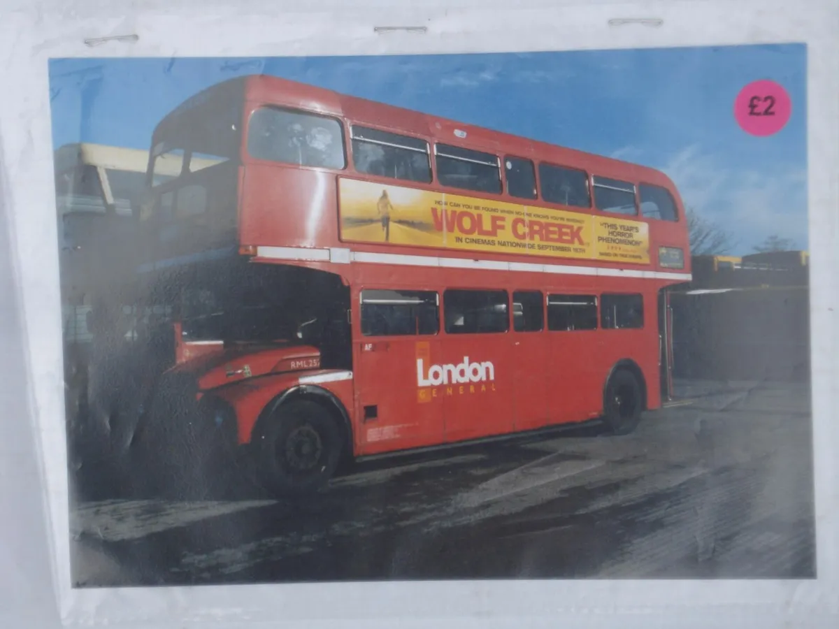 2 RED LONDON BUS CUSHIONS. - Image 4