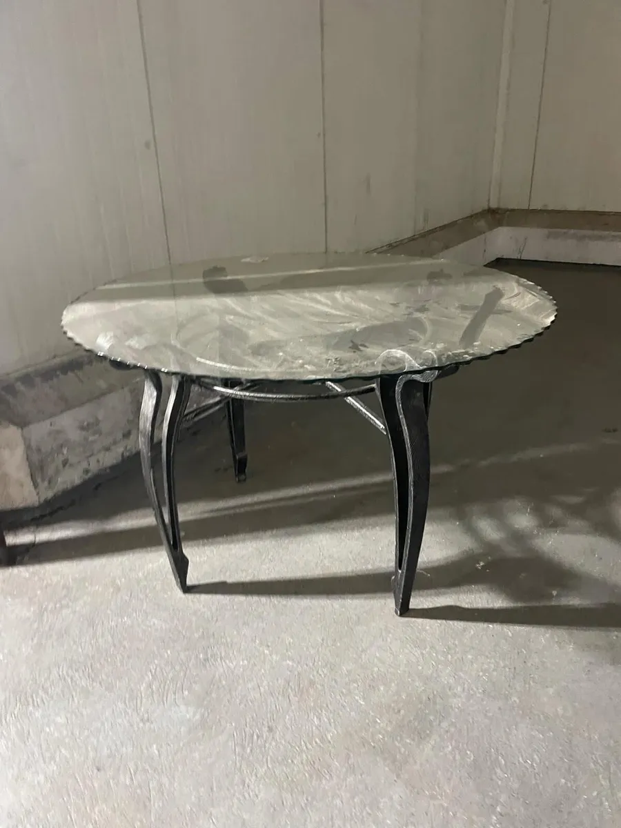 Kitchen table glass top metal base - Image 1