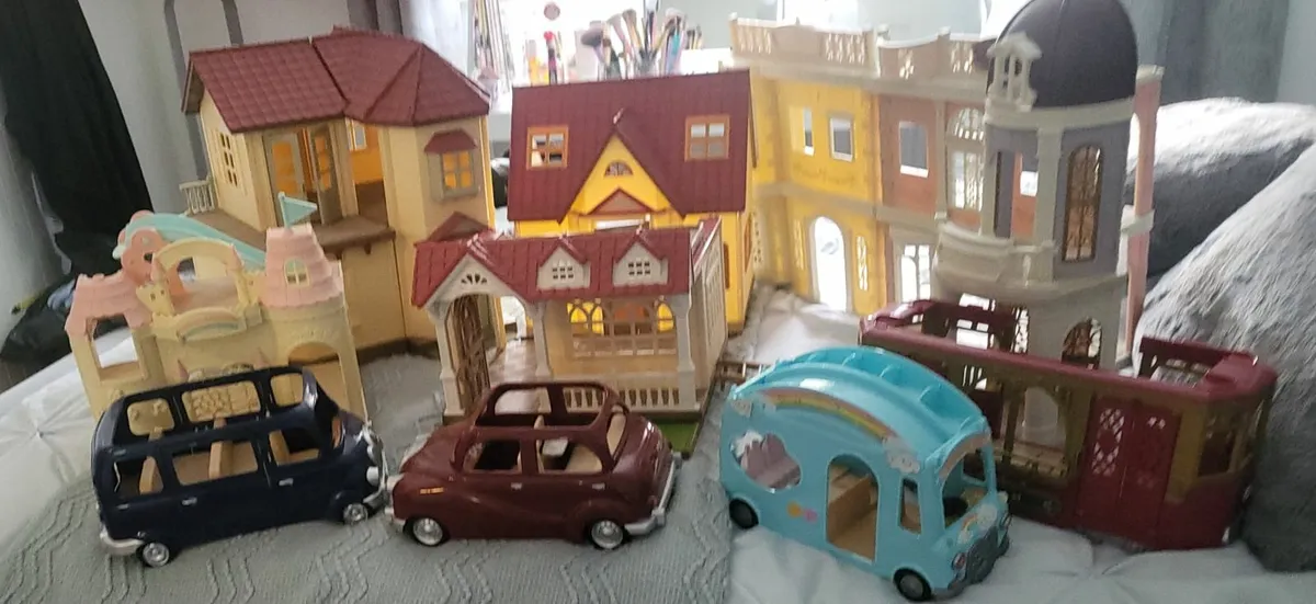 Sylvanian family bundle - Image 1