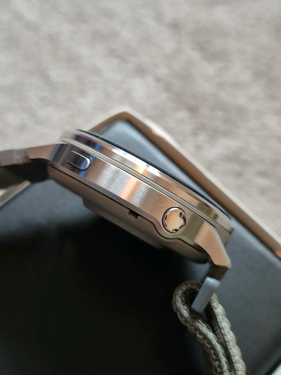 Garmin Venu 4 45MM *Box & Receipt* - Image 4