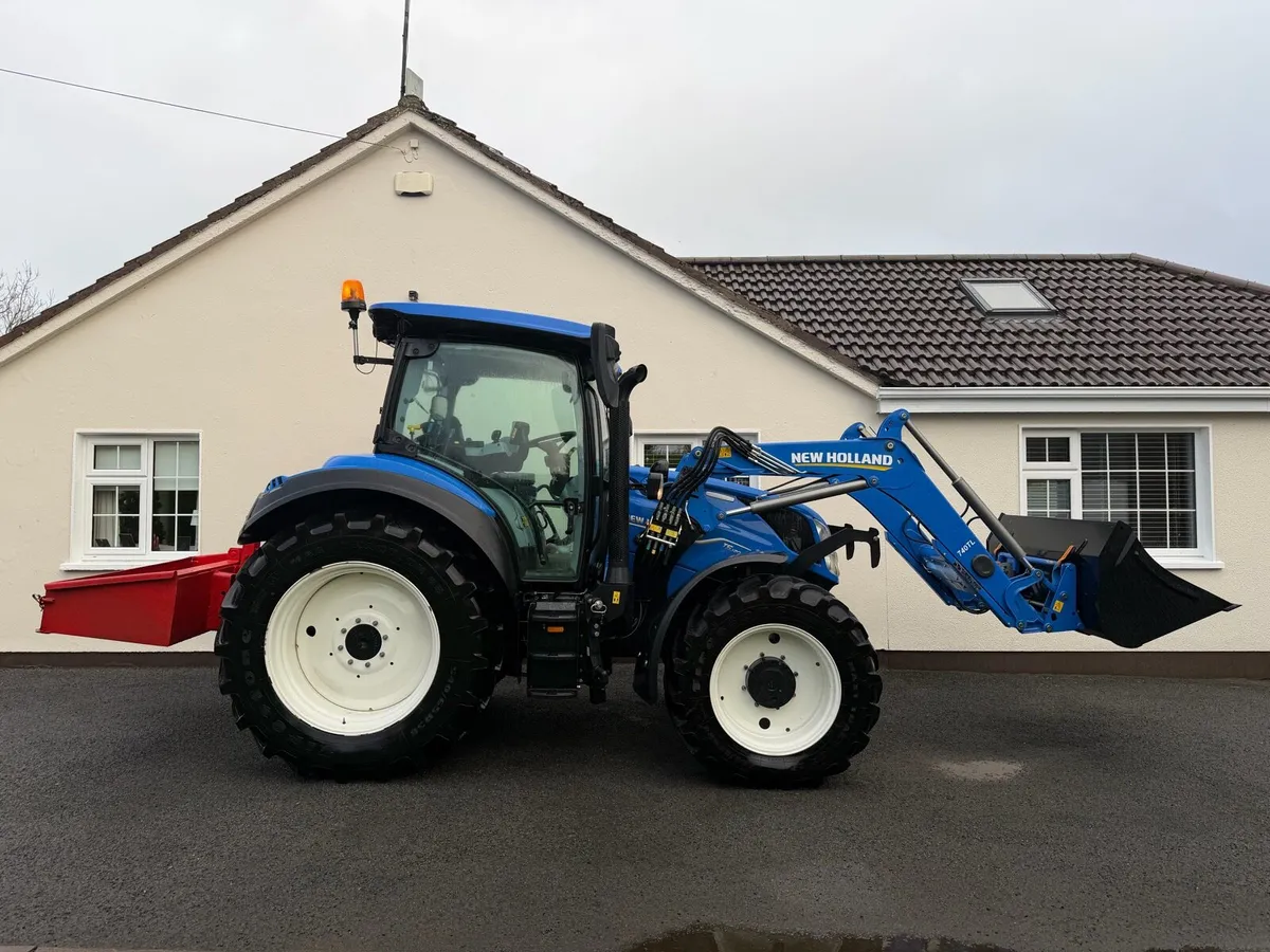 2022 New Holland T5 120 Dynamic Command - Image 3