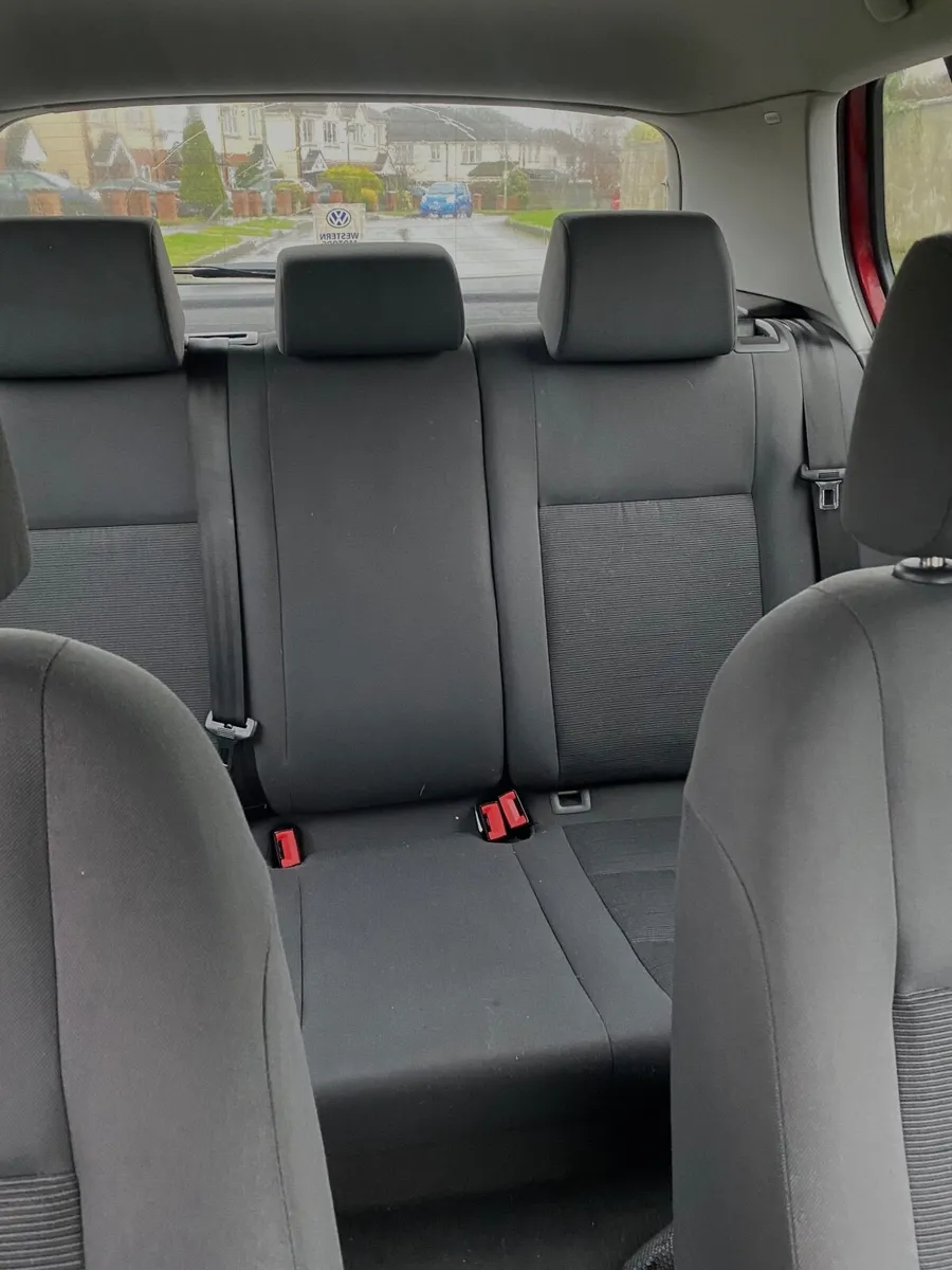 Volkswagen Golf 2004 - Image 4