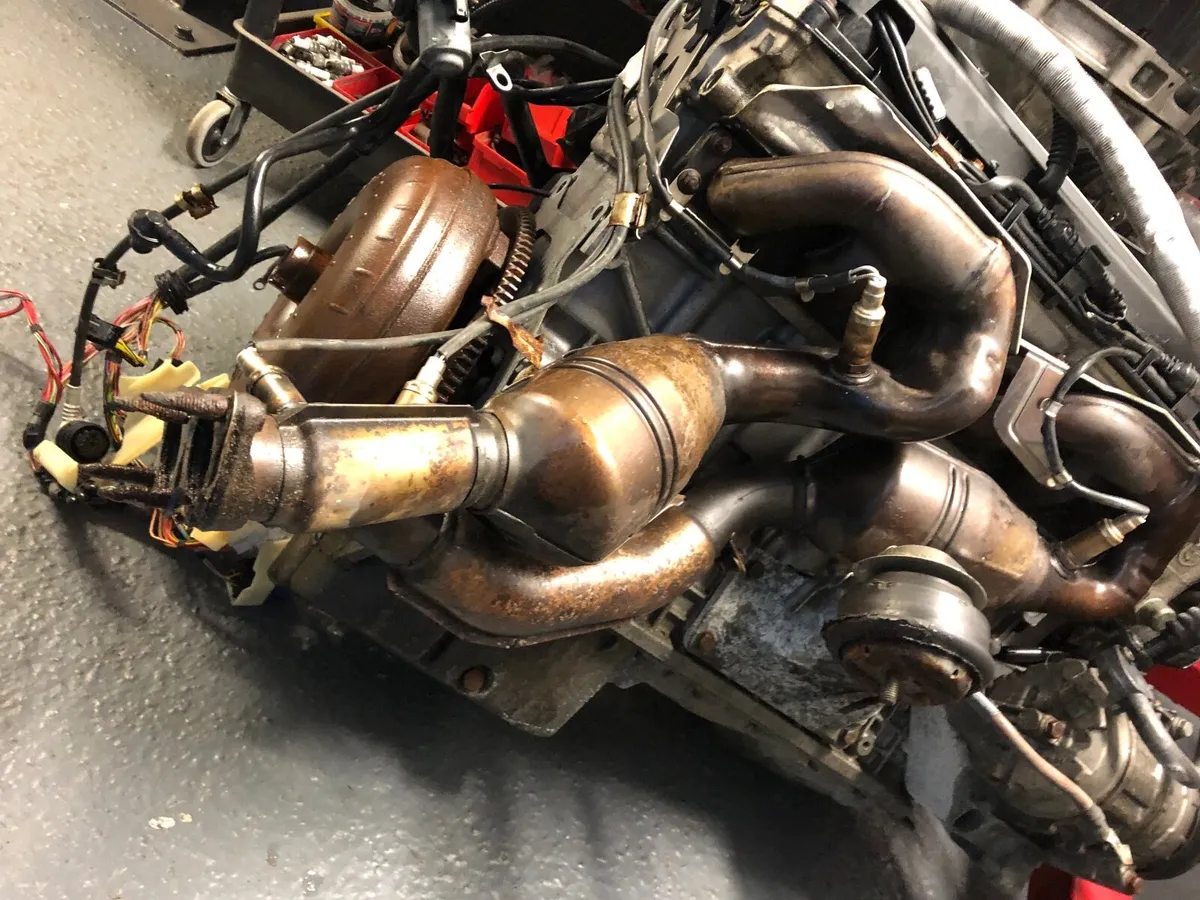BMW E46 330i  M54B30 engine and rear subframe - Image 2