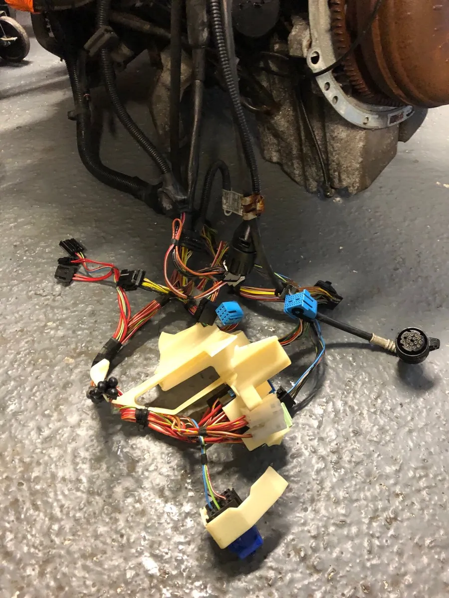 BMW E46 330i  M54B30 engine and rear subframe - Image 4