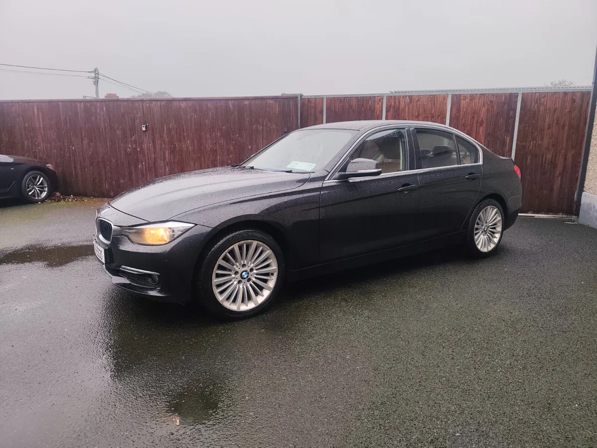 BMW 318D. Luxury tiny km 2013 - Image 4