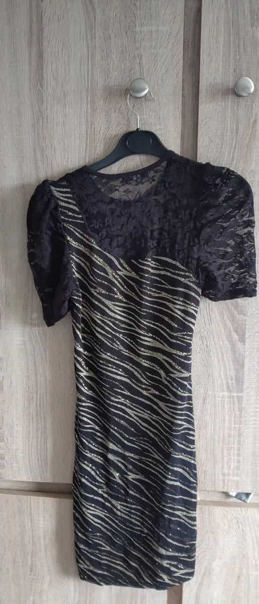 kiah dress gold black lace short sleeve label size - Image 2