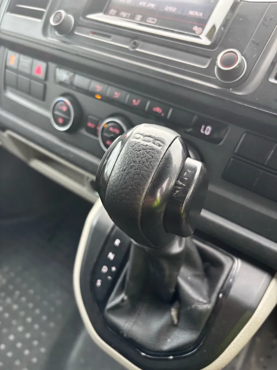 Price drop Vw transporter 9 seater ready to work - Image 4
