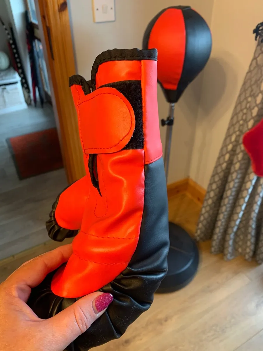 Kids Boxing stand and gloves - Image 2