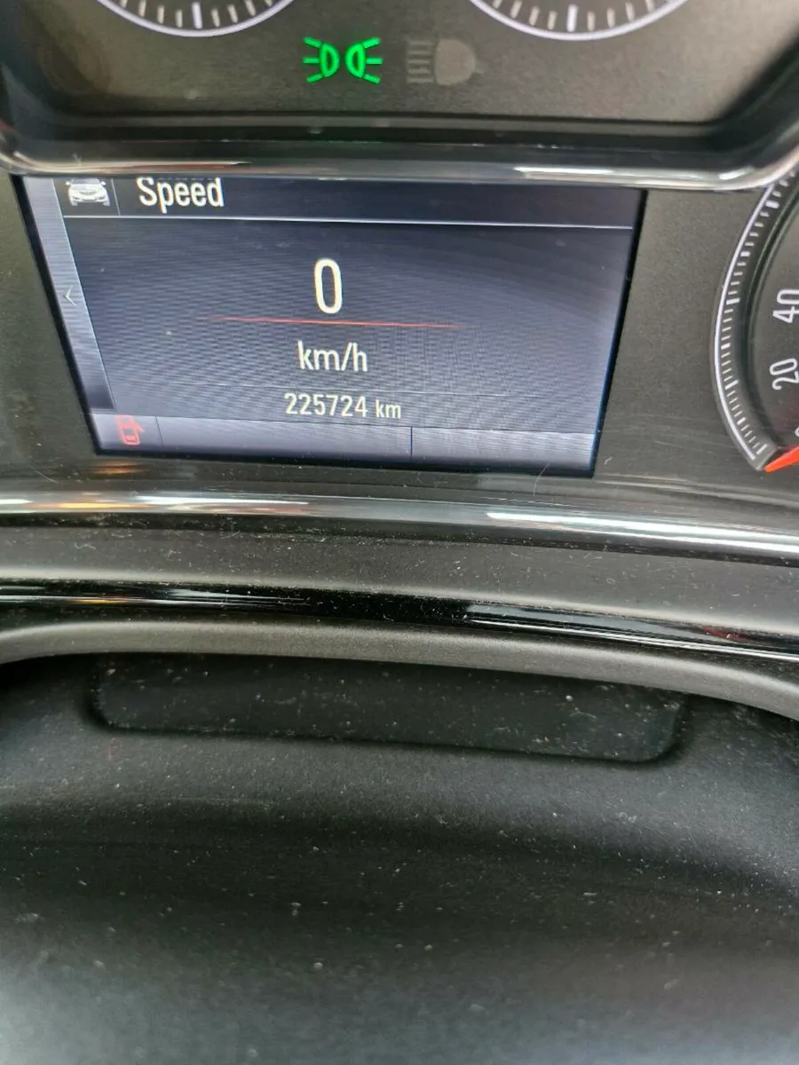 Opel Insignia - Image 2