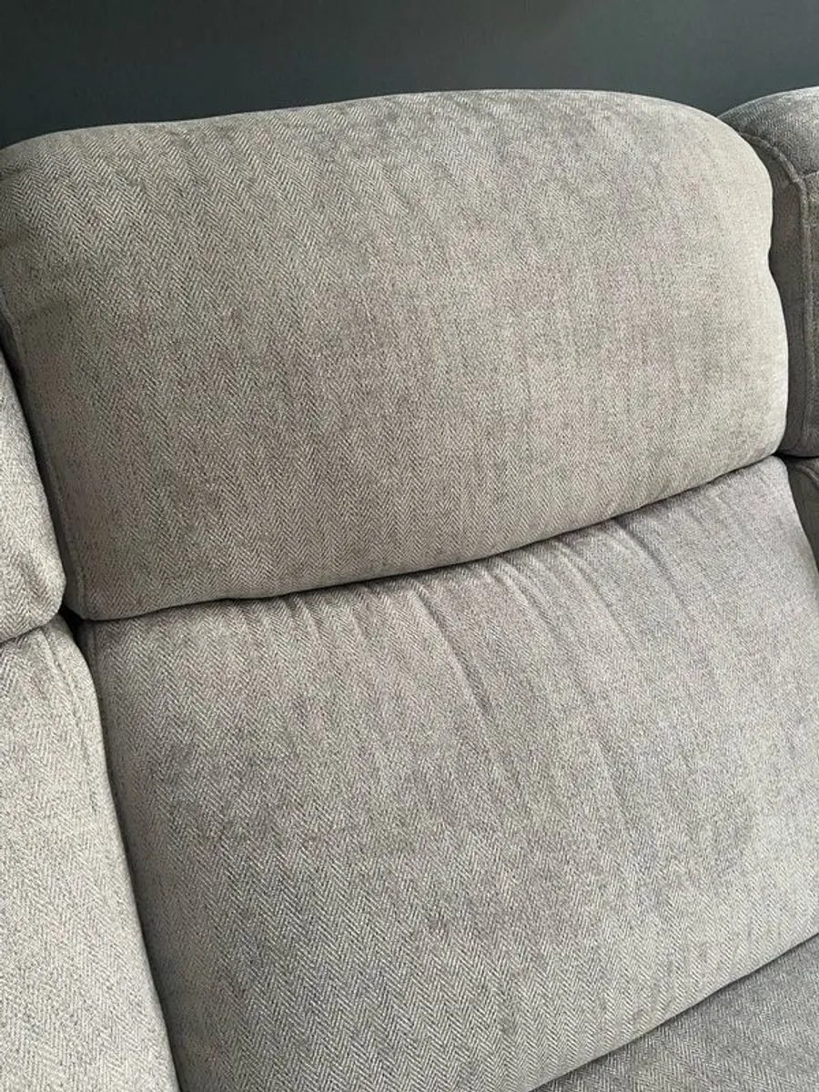 Recliner corner sofa - perfect condition - Image 3