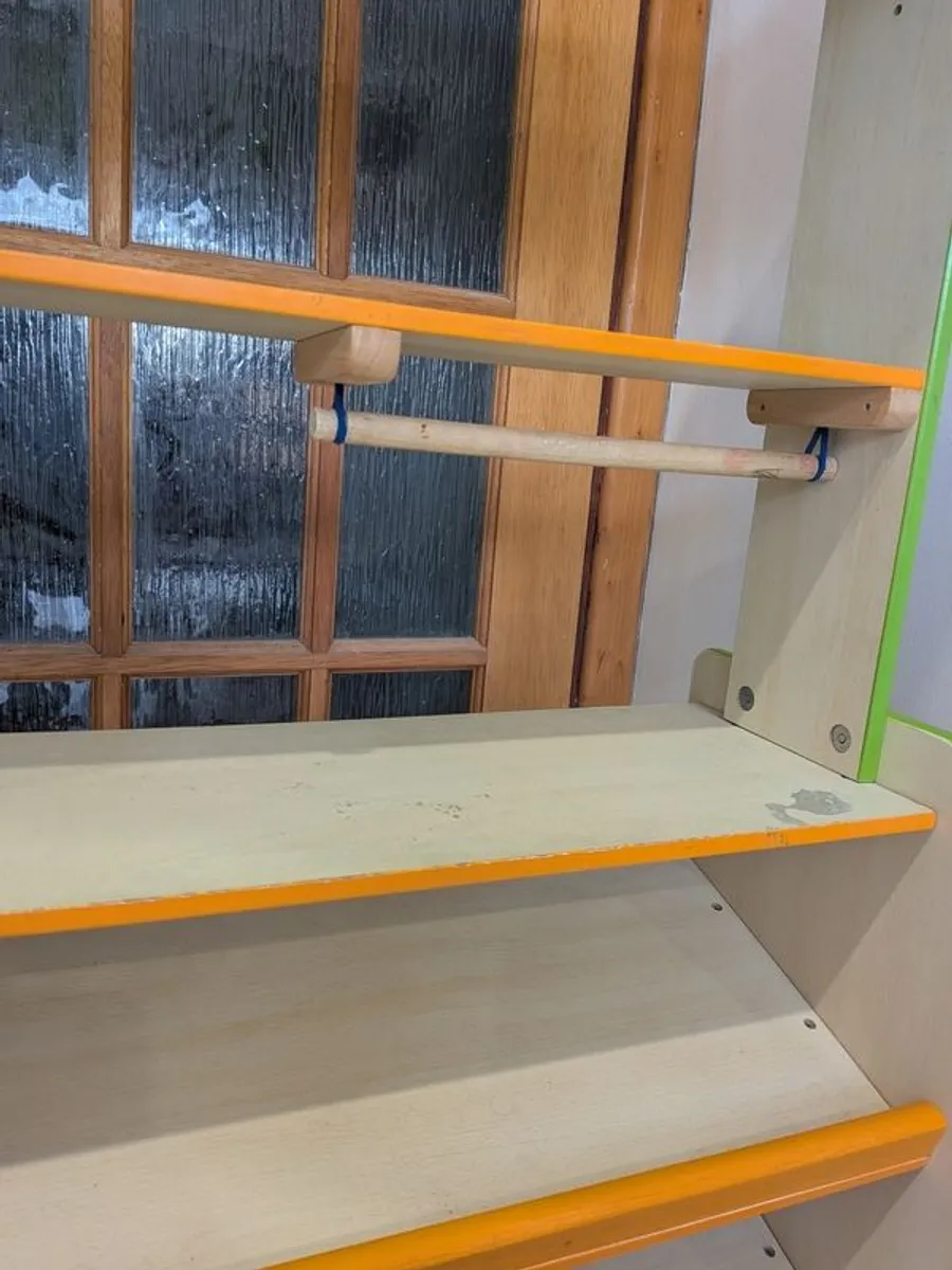 Kids wooden market stand by Pintoy - Image 4