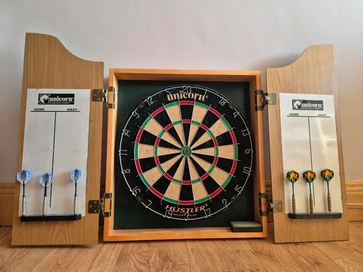 Dart board set - Image 1