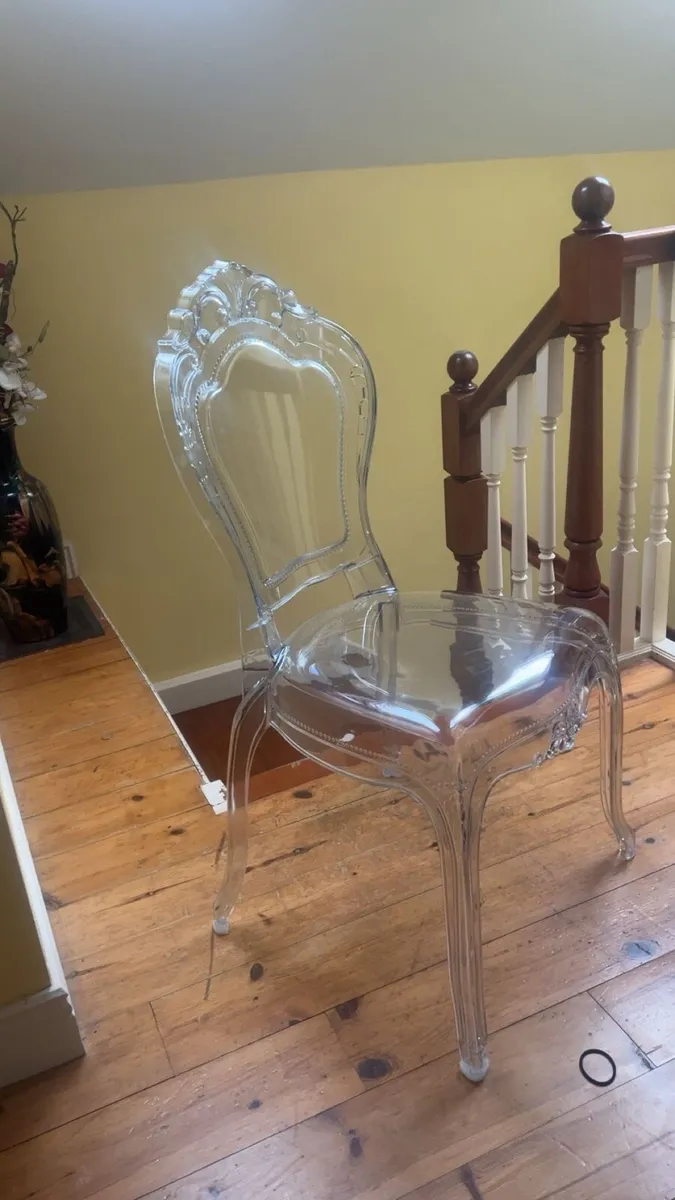 Clear plastic dressing chair - Image 1