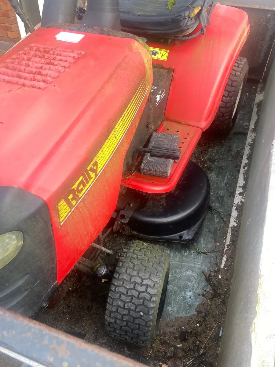 Ride on lawnmower - Image 3