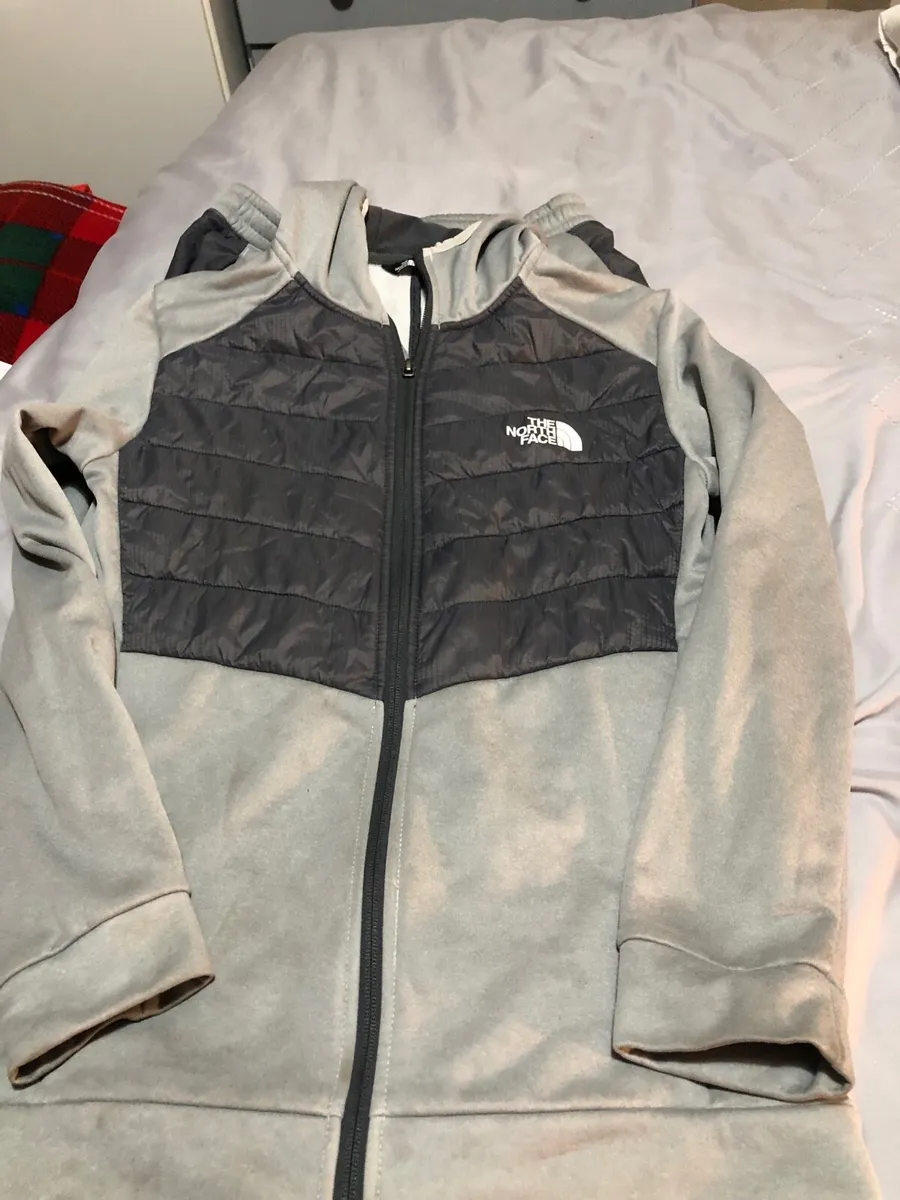 Boys northface tracksuit size XL €20 - Image 2