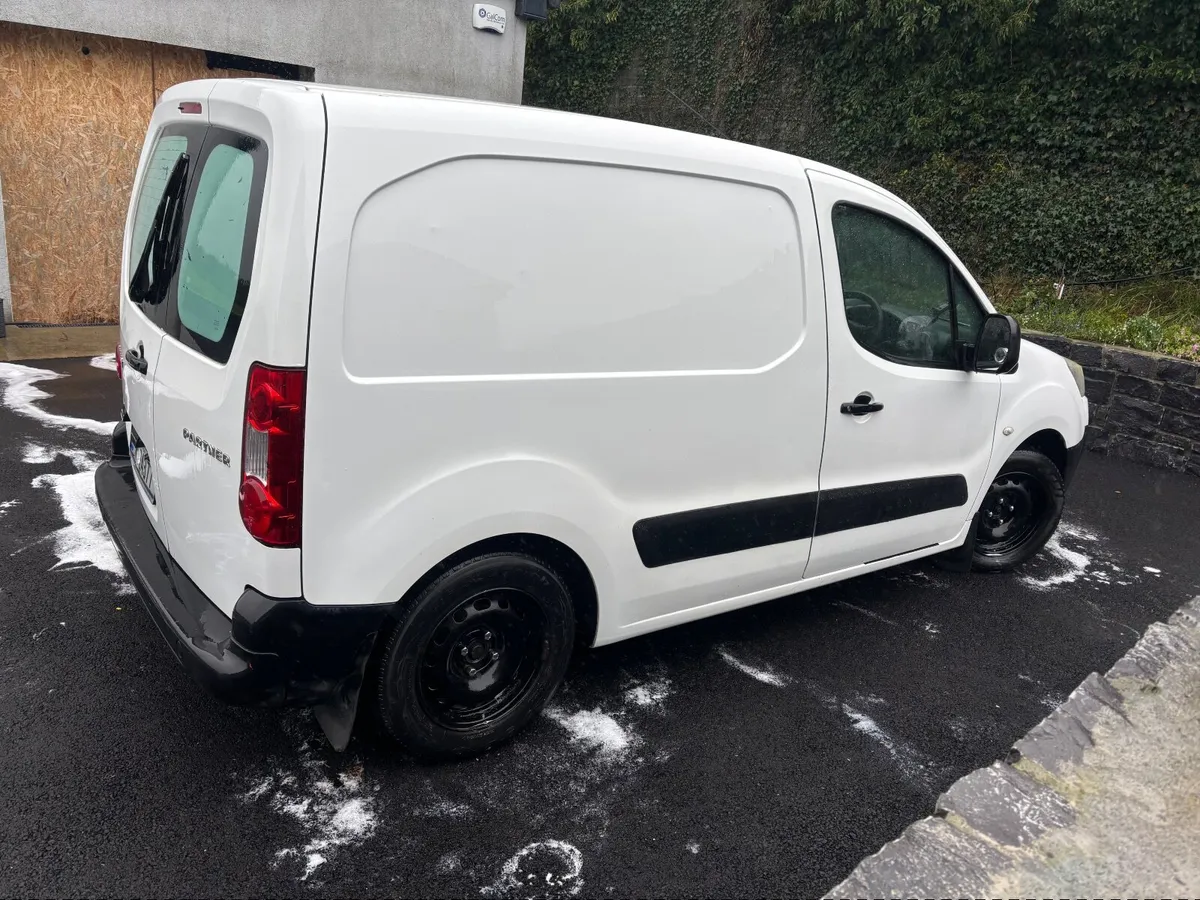 Peugeot Other 2011 - Image 1