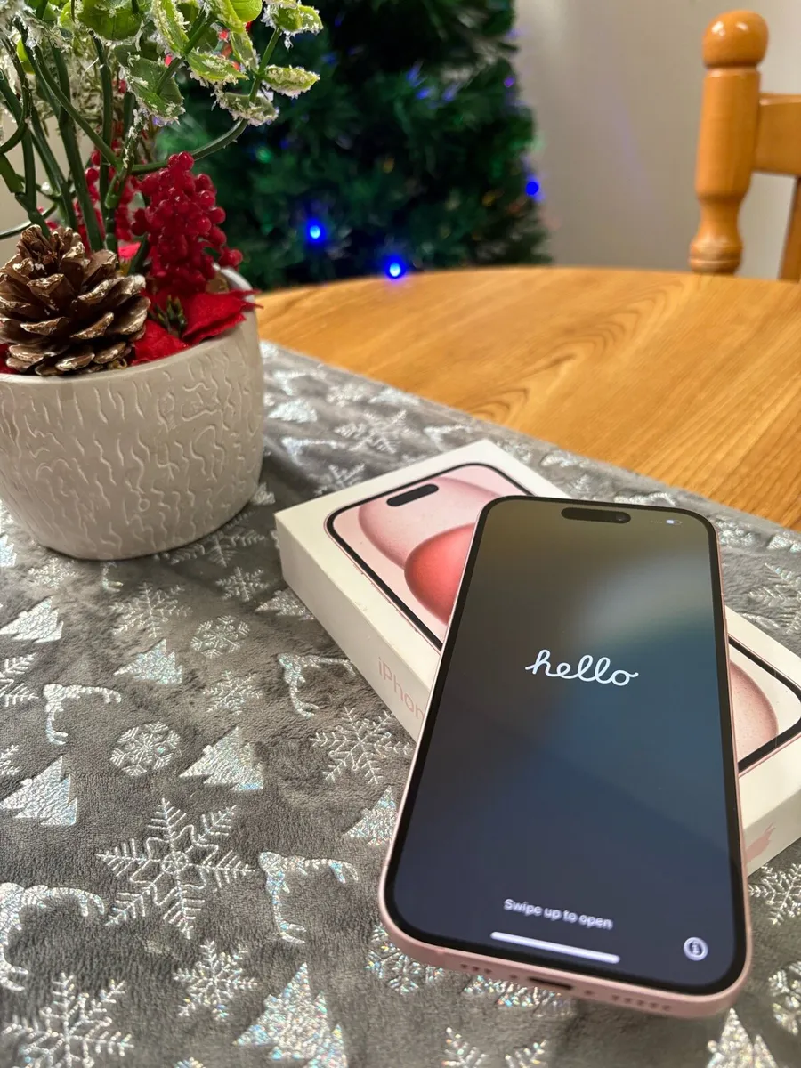 iPhone 15 128GB - Image 1