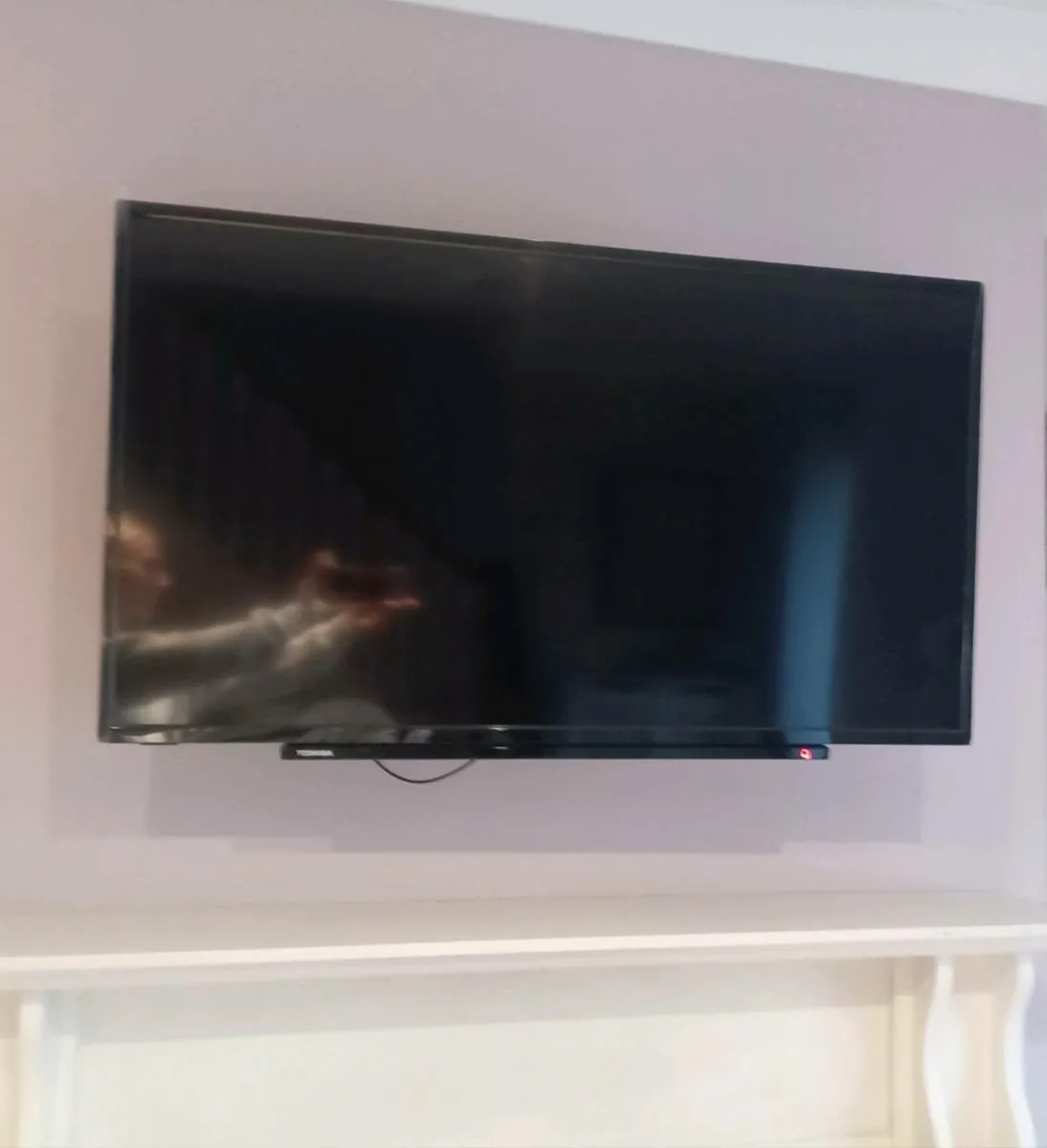 Toshiba 40 Inch Smart tv - Image 1