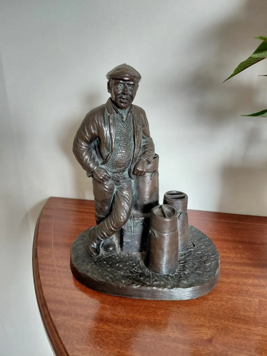 Jeanne Rynhart bronze lamp and figurine - Image 3