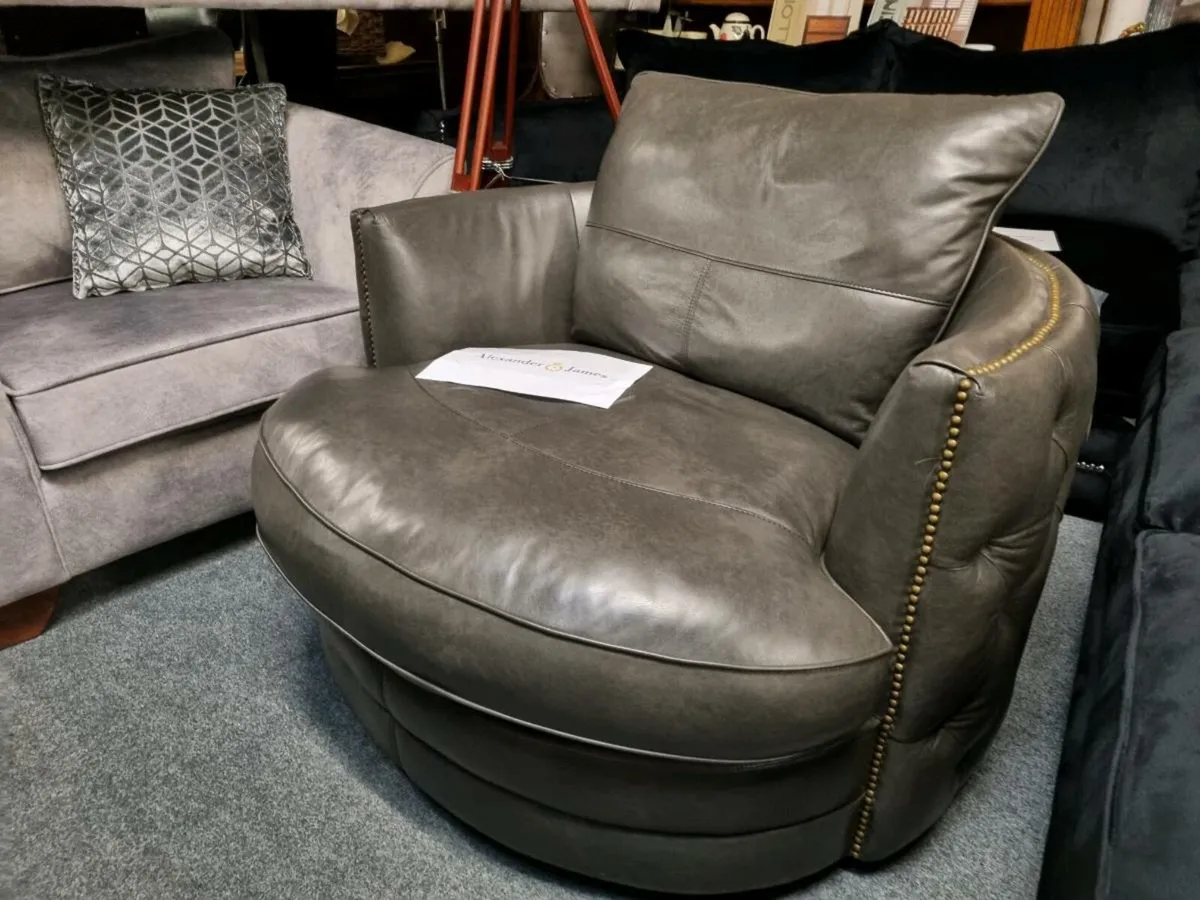 Alexander and James swivel chair - Image 2