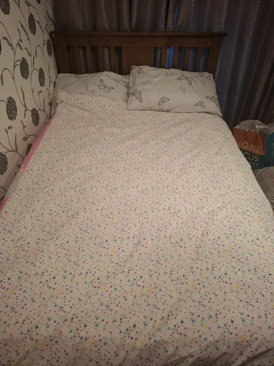 Bed - Image 1